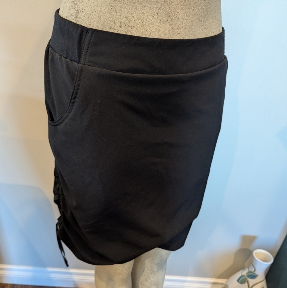 Cleo black Skirt- skort with Adjustable Side ruching and Attached Shorts Size XL